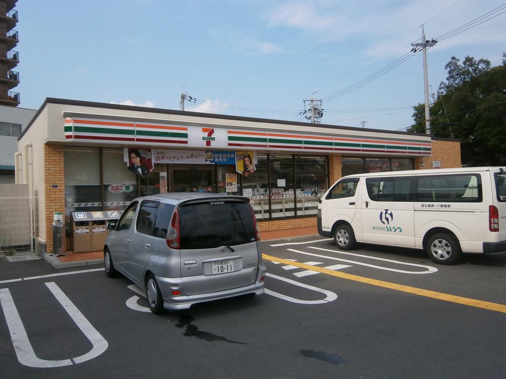 Convenience store. 144m to Seven-Eleven Ibaraki Fengyuan-cho shop