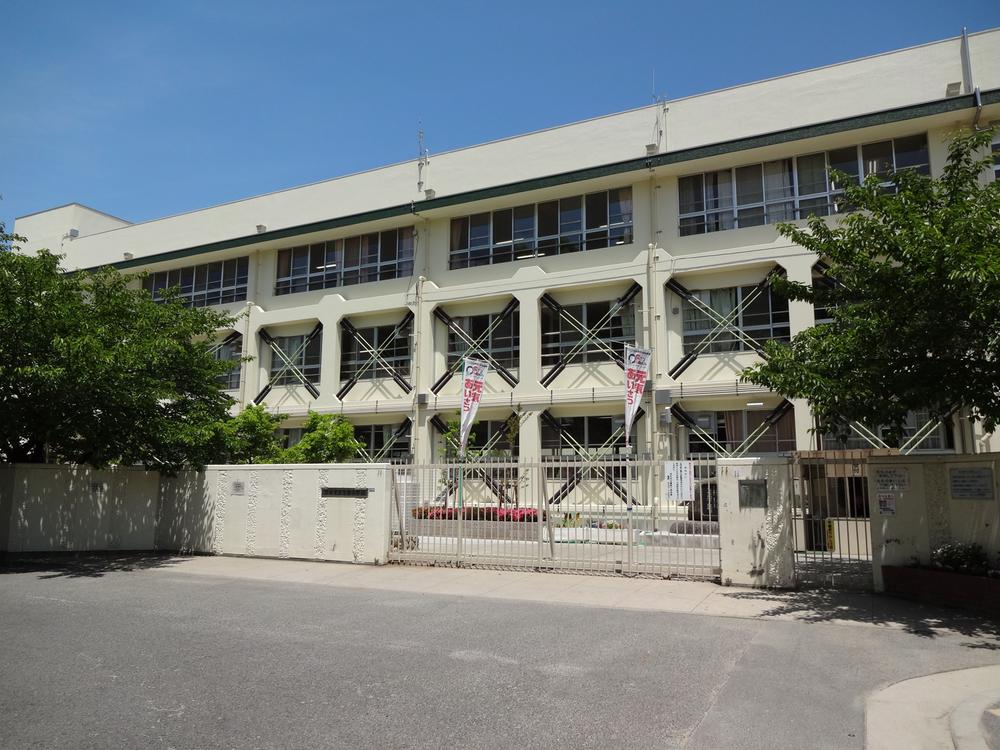 Primary school. Ibaraki Municipal Ashihara to elementary school 1225m