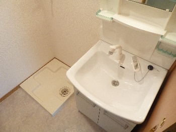 Washroom. Wash basin ・ Washing pan