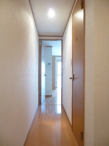 Other room space. Corridor