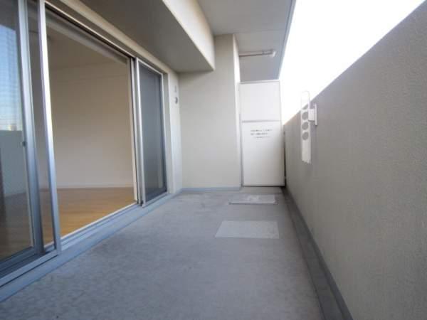 Balcony. Two-sided balcony