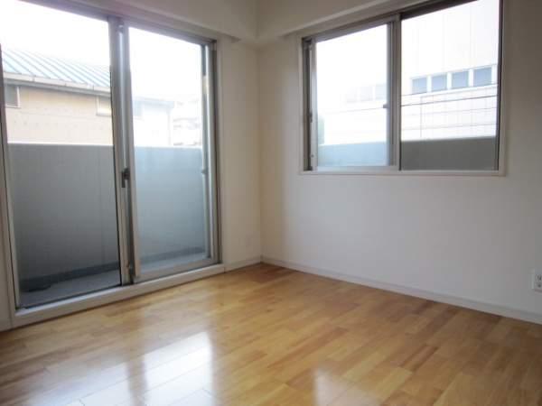 Non-living room. Western-style 6.4 Pledge