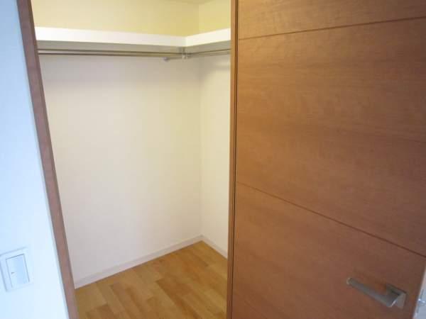 Receipt. Walk-in closet