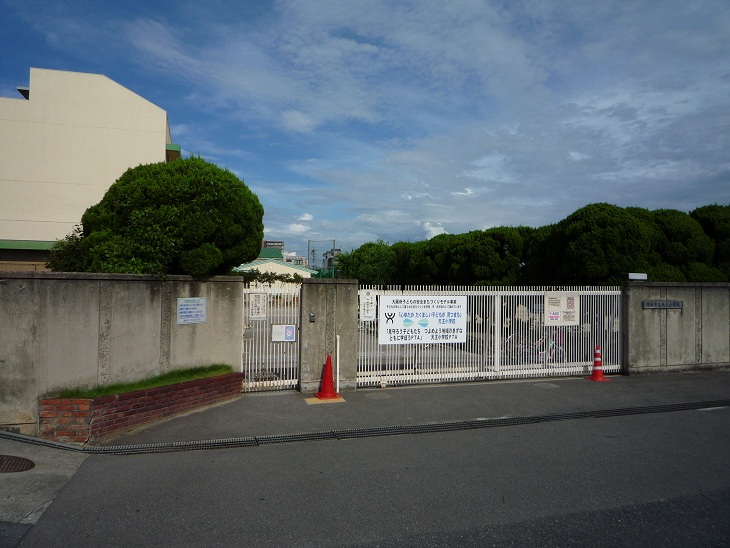 Primary school. Ibaraki Municipal Tenno elementary school (elementary school) up to 400m