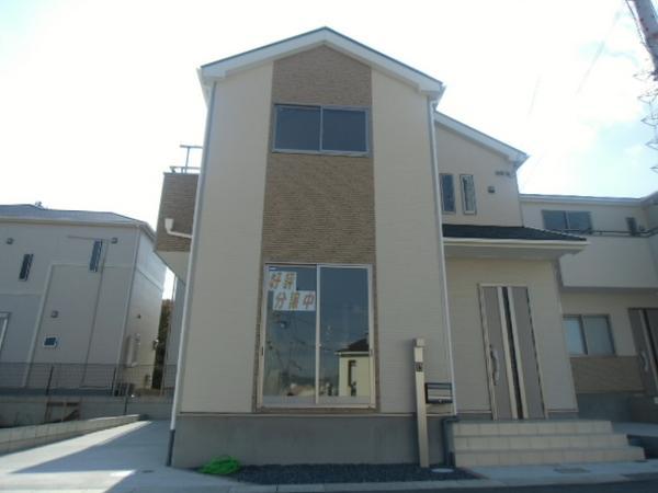 Local appearance photo. It is a quiet residential area