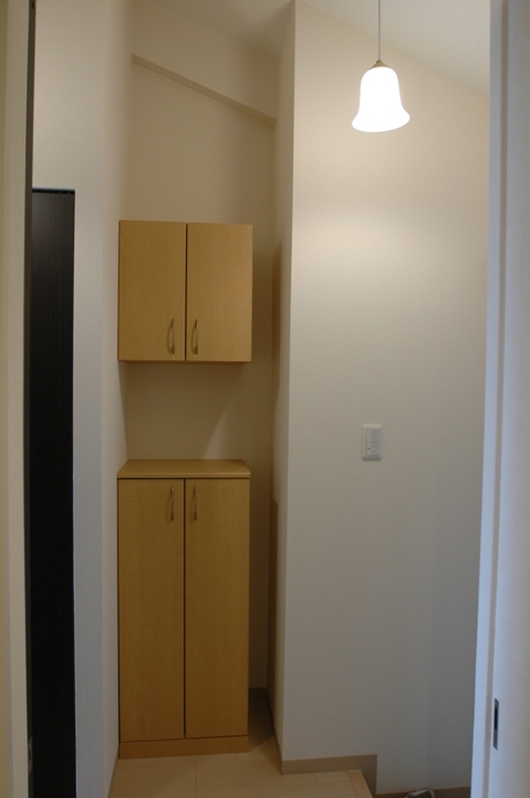 Entrance. Cupboard