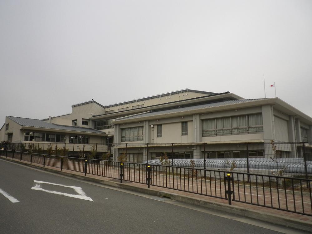 Primary school. Ibaraki Tatsuirodori and Western until the elementary school 1109m