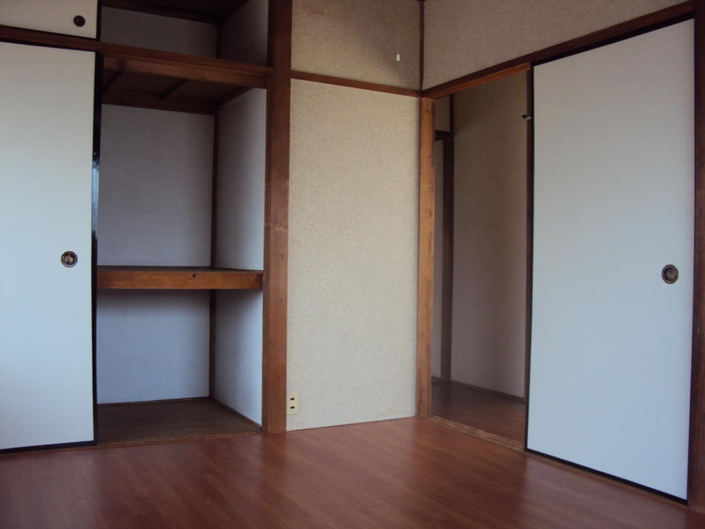 Other room space. Spacious Western-style