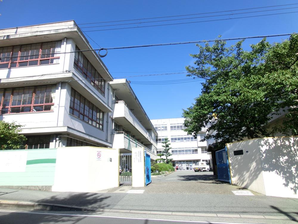 Primary school. Hatano to elementary school 1754m