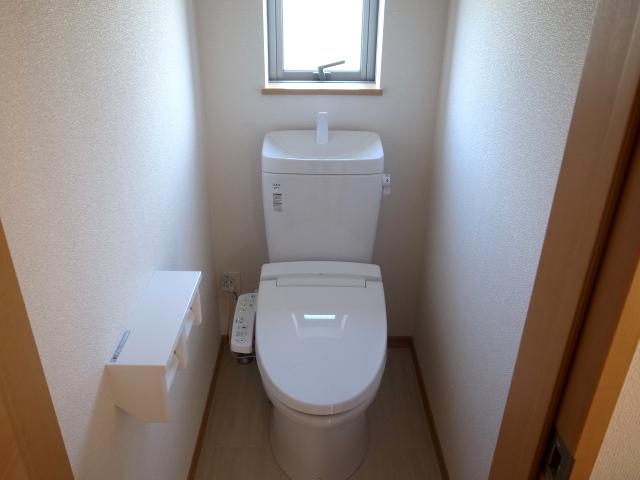 Toilet. Second floor toilet