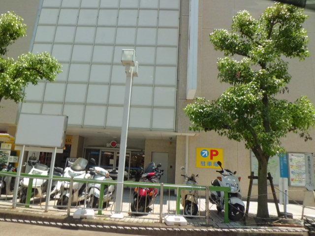 Shopping centre. 417m to Hankyu Ikeda Blanc Marche