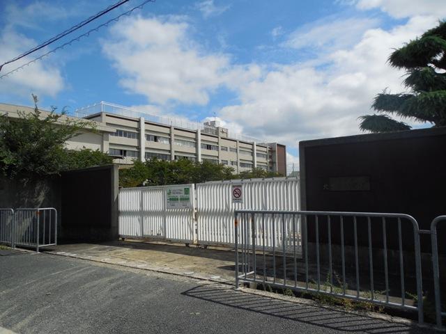 Junior high school. 1084m to Ikeda City North Toshima Junior High School