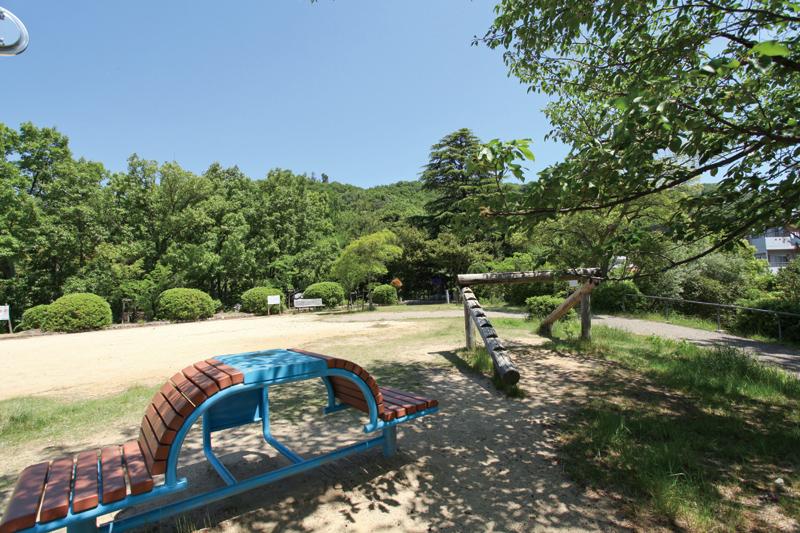 park. Until Yokooka park 220m 3-minute walk