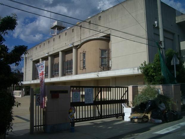 Primary school. 470m until Ikeda City North Toshima Elementary School