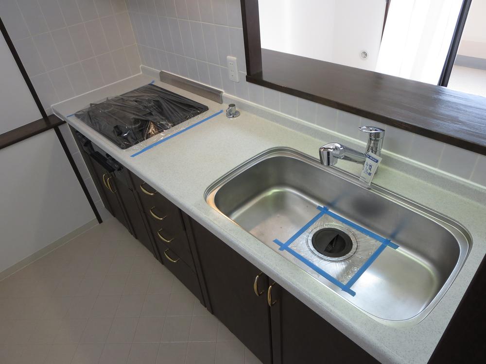 Kitchen. Face-to-face system Kitchen.