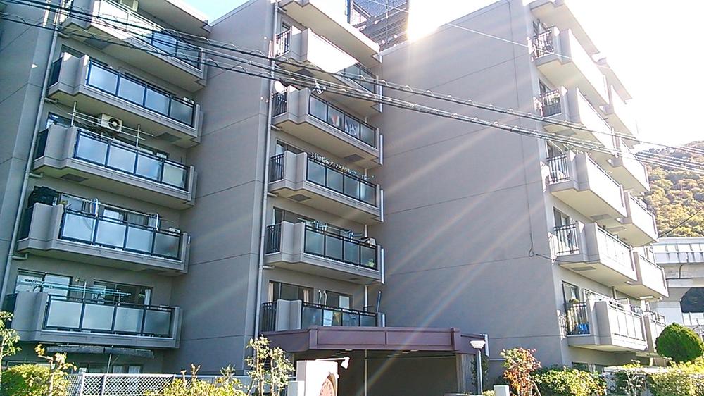 Local appearance photo. It is the appearance of the subject property.