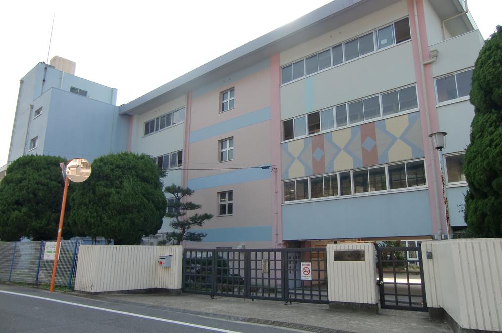 Junior high school. 1800m to Shibuya junior high school <choose junior high school ・ Ishibashi Junior High School>
