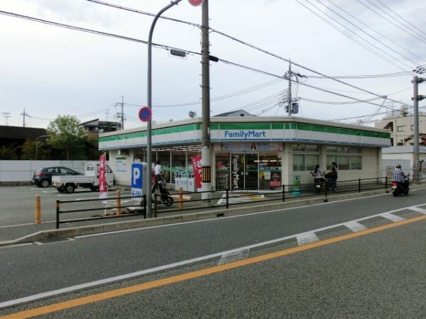 Convenience store. 560m to FamilyMart