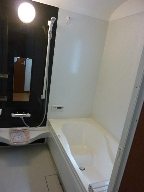 Same specifications photo (bathroom)