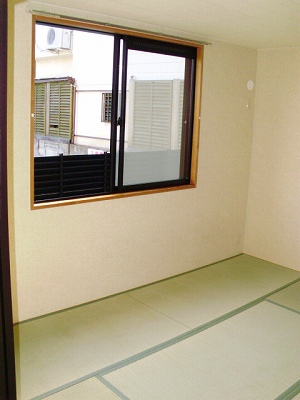 Other room space. There is a window to the Japanese-style room ・  ・  ・ But it is obvious