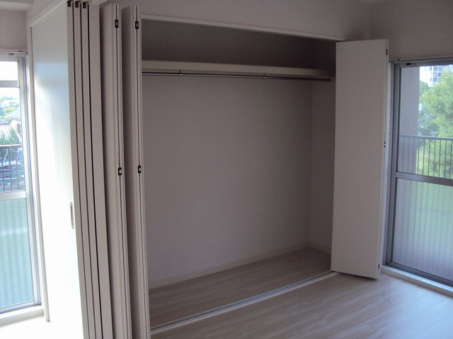 Other room space. Western-style with a large closet