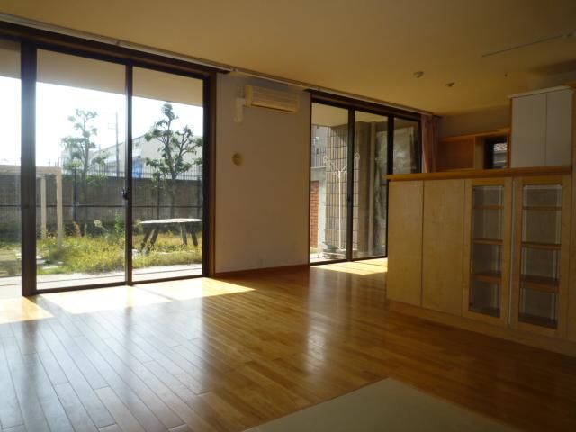 Living. Indoor (11 May 2013) Shooting