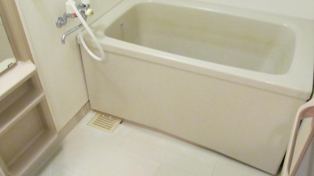 Other. 120 × 70 cm of loose bathtub