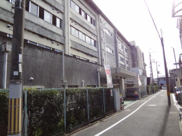 Primary school. 230m to the north Toshima elementary school
