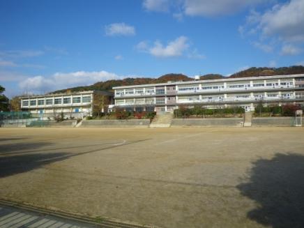 Junior high school. 1100m to Ikeda Junior High School