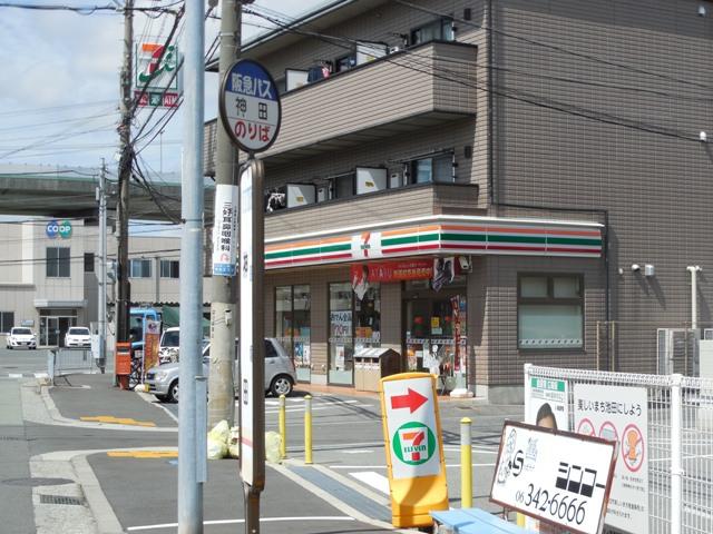 Convenience store. 331m to Seven-Eleven Ikeda Kanda shop