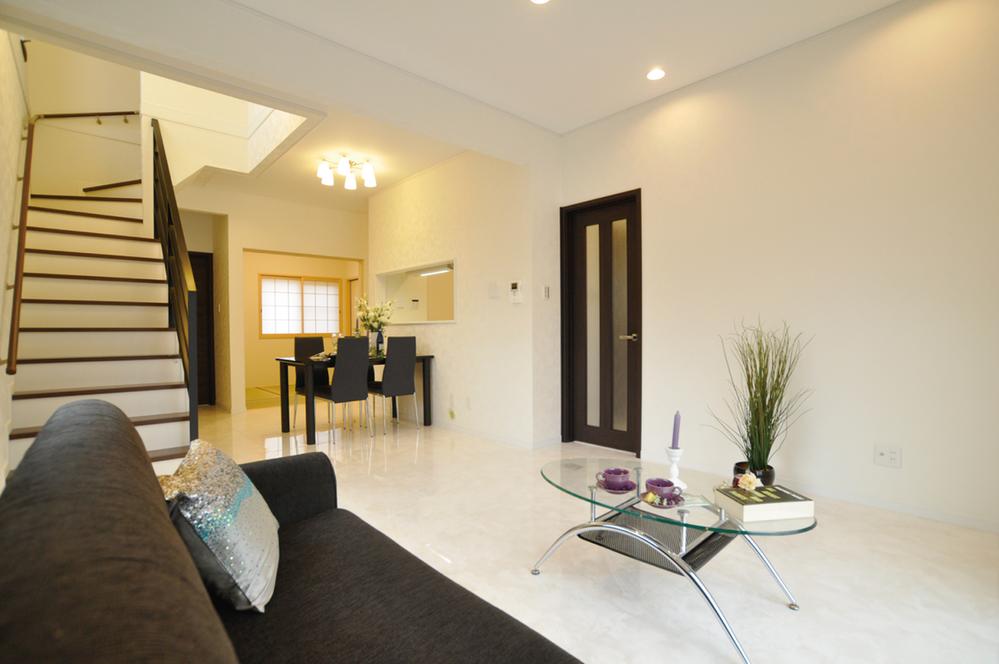 Living. Chic modern (No. 14 land model house)