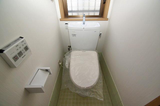 Toilet. cross ・ Floor CF re-covering