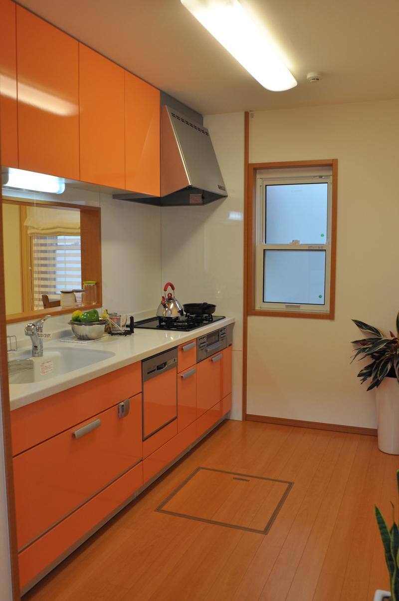 Kitchen. (171 Nos land local model house / 2013 November shooting)