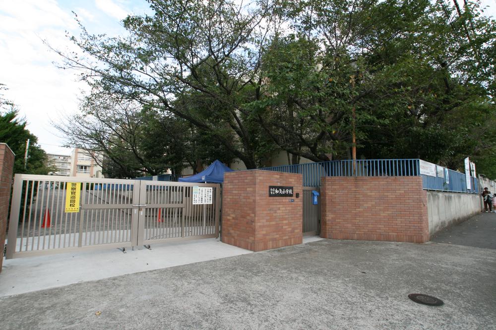 Primary school. Wake up to elementary school 760m