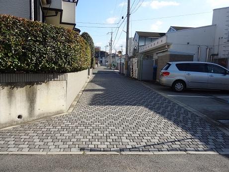 Local photos, including front road. It is next to the north Matsuo nursery. 
