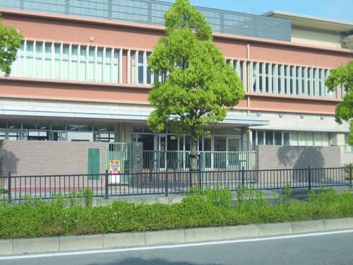 Primary school. Izumi Municipal Aoba Hatsugano 350m up to elementary school