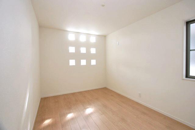 Non-living room. 2 Kaiyoshitsu