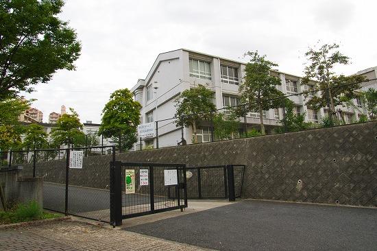 Junior high school. 1764m to Izumi City Tatsukita Ikeda Junior High School