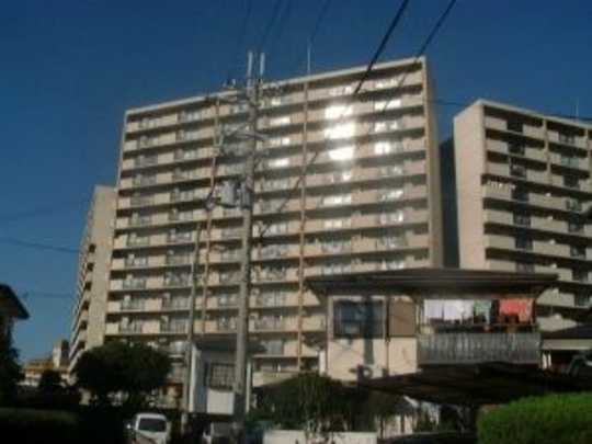 Local appearance photo. Mansion is the appearance. (Taken from the south side)