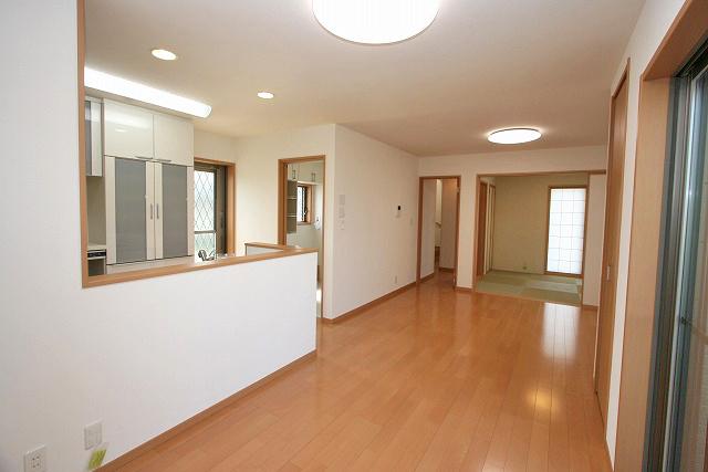 Living. 16 Pledge of LDK