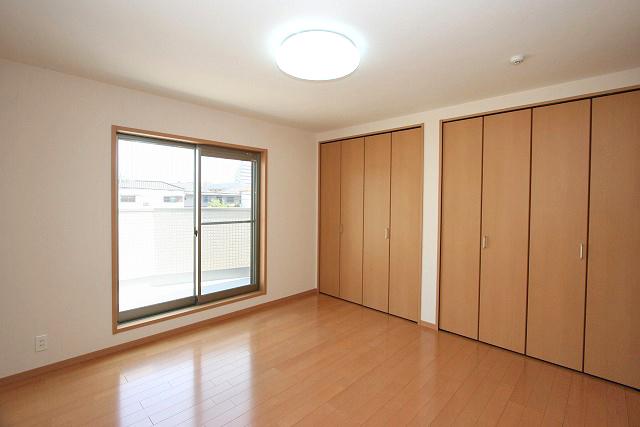 Non-living room. 2 Kaiyoshitsu