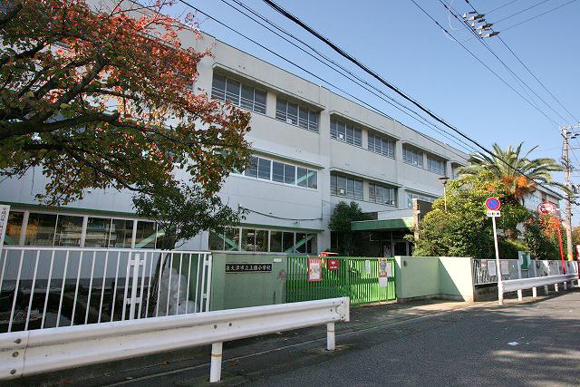 Primary school. Kamijo until elementary school 720m