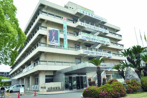 Government office. Izumiotsu 1200m to city hall