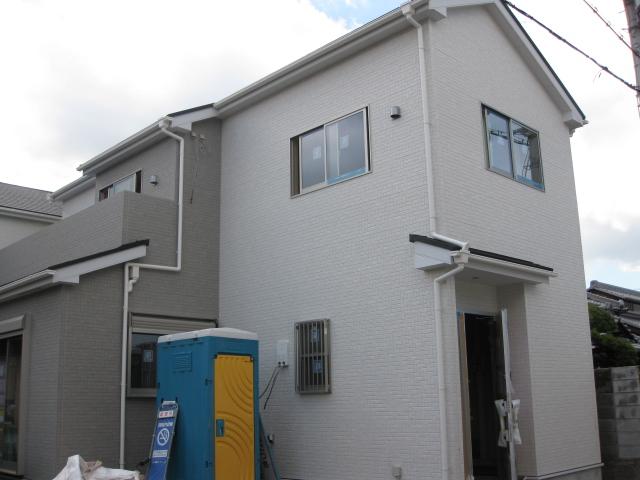 Local appearance photo. Local (12 May 2013) Shooting