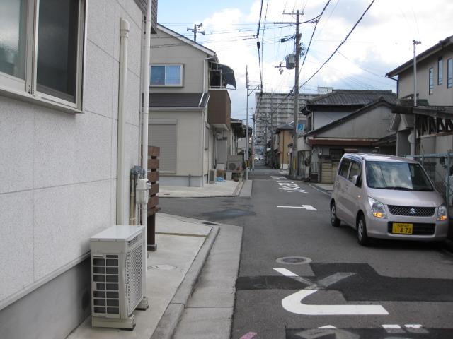 Local photos, including front road. Local (12 May 2013) Shooting