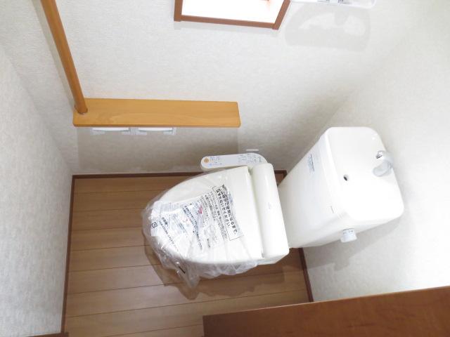 Toilet.  ☆ 1F toilet ☆ With multi-function