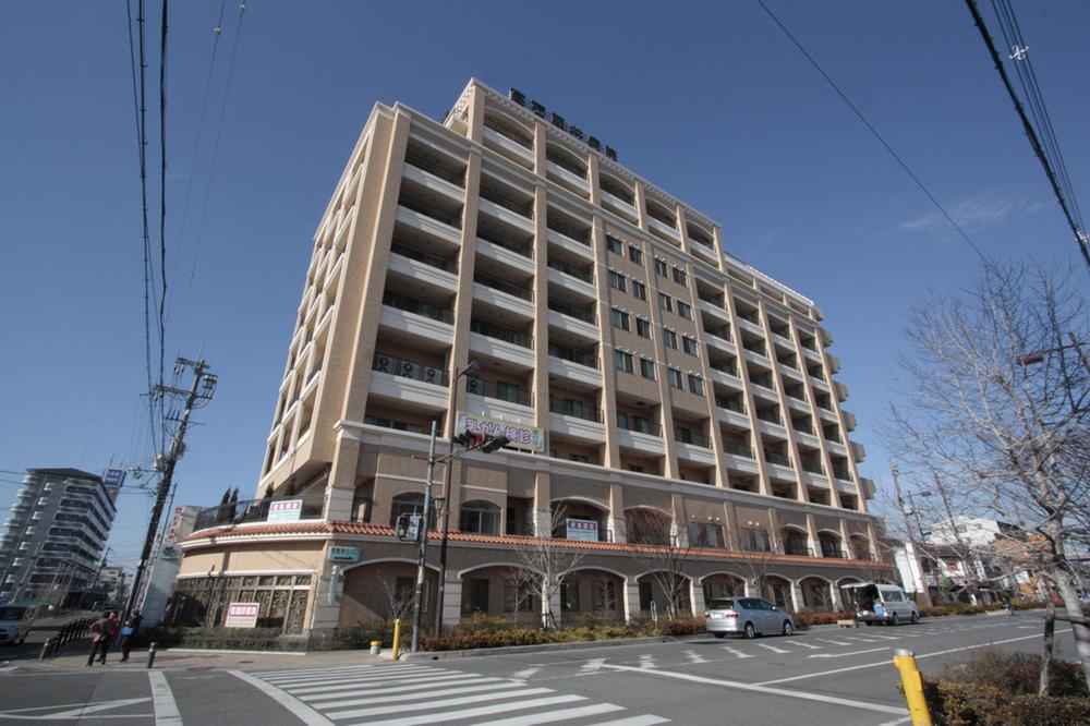 Hospital. Medical Corporation YoShigerukai Takaishi 674m internal medicine until Fujii hospital, Including surgery, 15 Takaishi Fujii hospital department is flush of pink appearance mark. The there is a large hospital in the distance of a 6-minute walk, Firmly NOW also health management of encouraging !! family in case of emergency, such as injury or illness