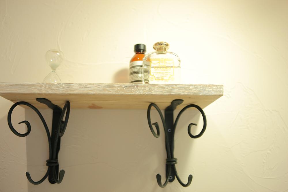 Other. Produce a sense of fashion in the iron-made shelf support