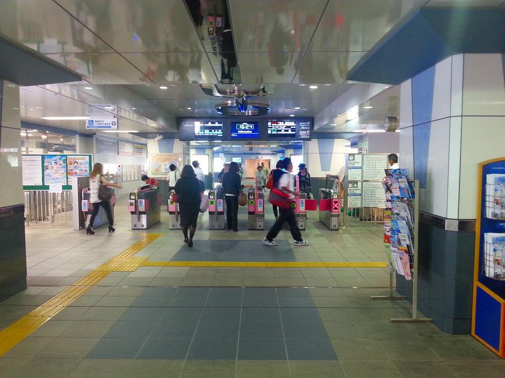 station. It is 1700m express station to Izumiotsu Station.