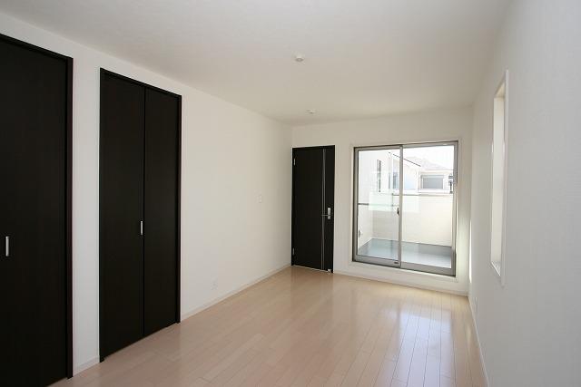 Non-living room. 2 All rooms facing the balcony Kaiyoshitsu